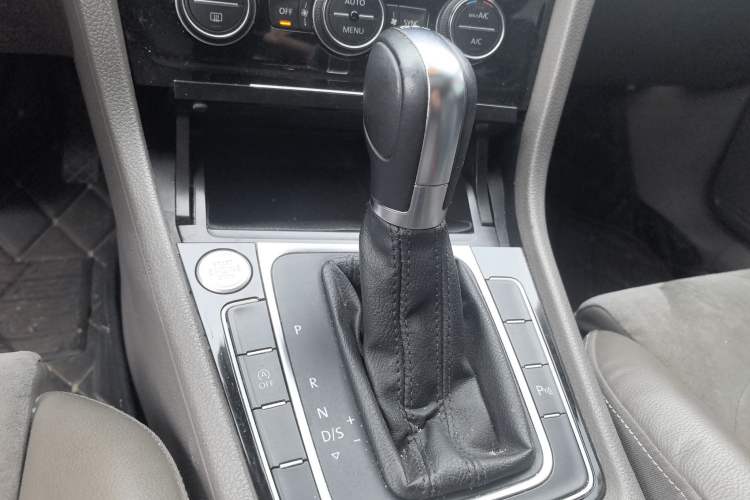 Used Volkswagen Golf 2014 1.4TSI Automatic Flagship Model Gear Lever