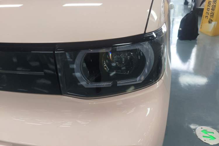 Used Wuling Hongguang MINIEV 2022 Macaron Premium Model – Lithium Iron Phosphate Left Front Headlight