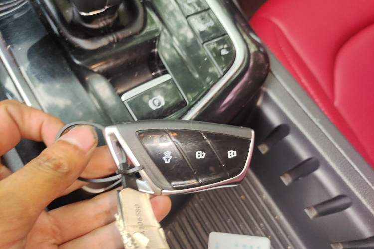 Used SAIC MAXUS T90 2021 2.0T Twin-Turbo Automatic All-Wheel Drive High-Ride Comfort Edition with Extended Cargo Space Gear Lever