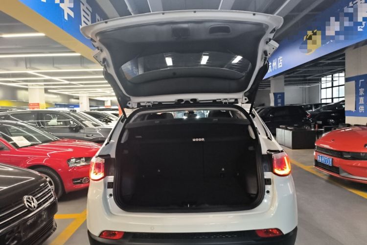 Used Jeep Compass 2017 200T Automatic Family Edition Trunk