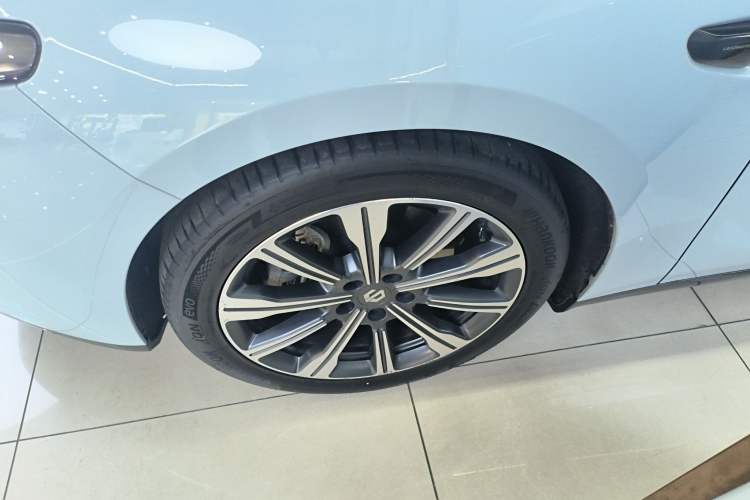 Used Leapmotor C01 2023 Range-Extended 216 Comfort Edition Left Front Wheel Hub