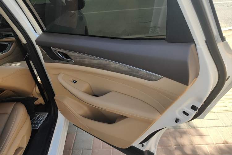 Used Landian E5 2024 Honor Edition 100KM Deluxe 7-Seater
