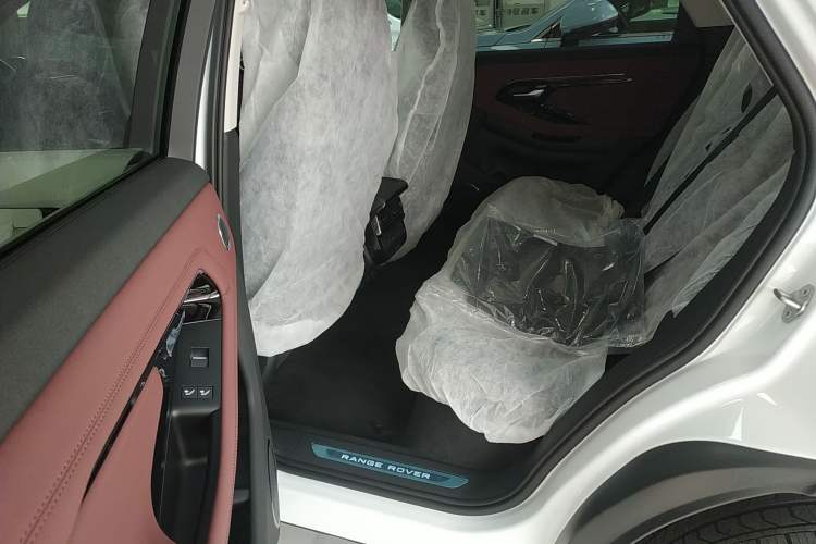 Used Land Rover Range Rover Evoque 2026 Model Range Rover Velar L SE
