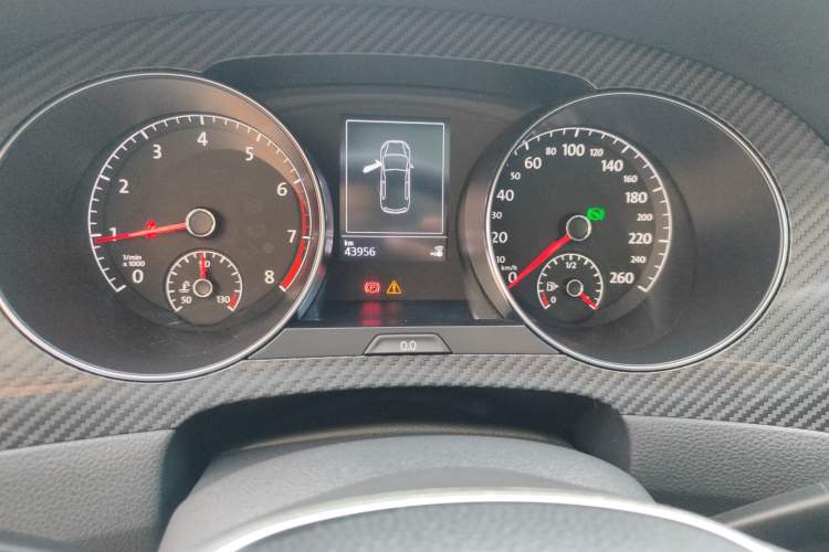 Used Volkswagen Golf Sportsvan 2016 230TSI Automatic Luxury Version
