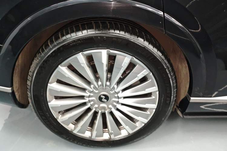 Used ONVO Luxeed L90 2025 Model—Max Six-Seater Version Right Rear Wheel Hub