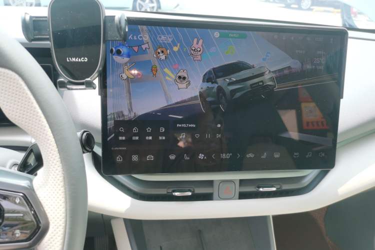 Used Lynk & Co 06 EM-P 2023 EM-P 126 Long-Range Halo Audio And AC Panel