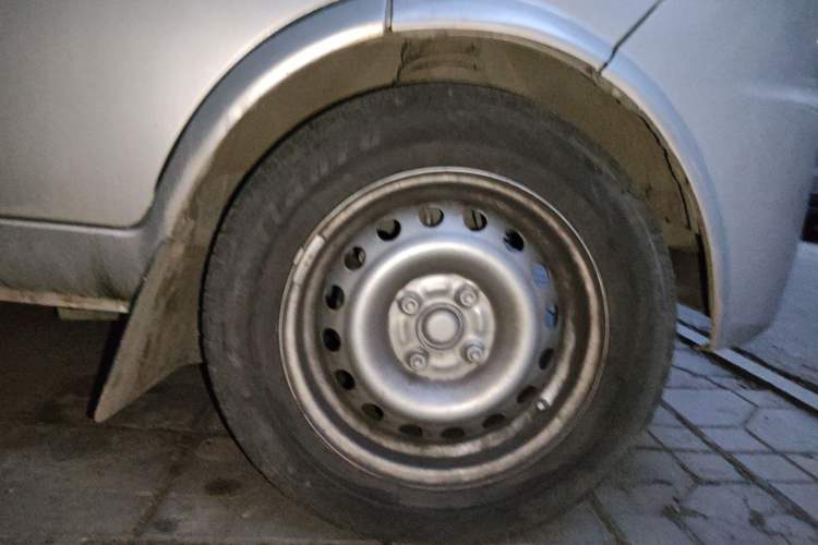 Used Dongfeng Xiaokang K05S 2019 1.2L Practical Version China VI Standard DK12 Right Front Wheel Hub