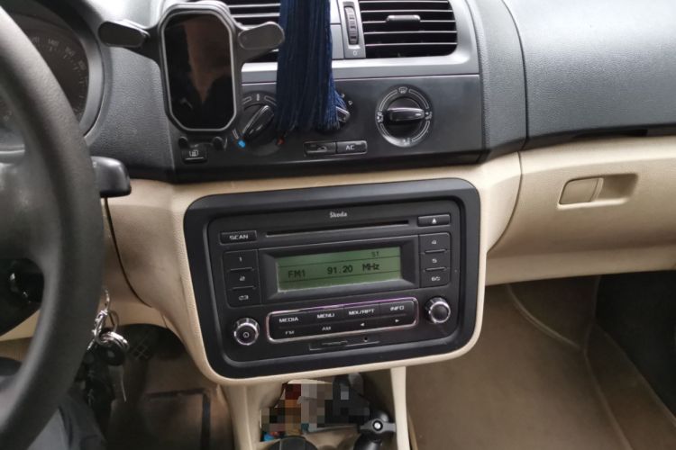 Used Skoda Fabia 2012 1.4L Manual Crystal Edition Audio And AC Panel