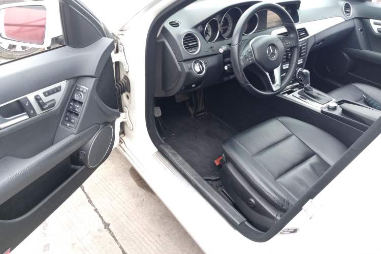 Used Mercedes-Benz C-Class 2011 C 200 Fashion Travel Edition Driver Seat