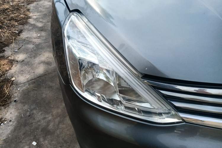 Used Nissan Livina 2015 1.6XE CVT Comfort Edition Right Front Headlight