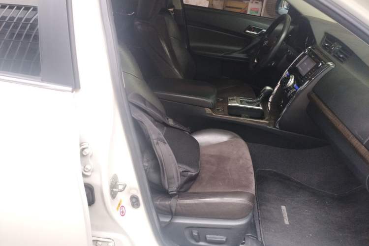Used Toyota Reiz 2013 2.5V Shangrui Edition Right Front Seat