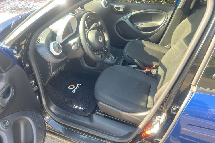 Used smart forfour 2018 1.0L 52 kW Dynamic Edition