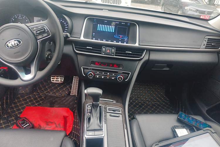 Used Kia K5 2016 2.0L Automatic GLS Audio And AC Panel