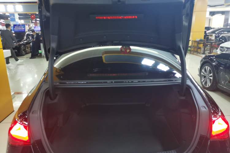 Used Mercedes-Benz E-Class 2025 Facelift E 300 L Luxury Edition