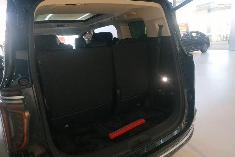 Used Hongqi HQ9 2023 2.0T Smart Connect Flagship Edition