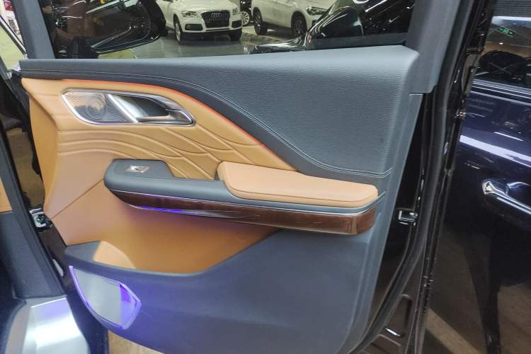 Used Hongqi HQ9 2023 2.0T Smart Connect Flagship Edition
