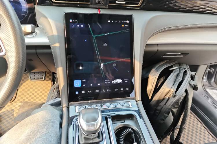 Used Hongqi H5 2023 2.0T Automatic Smart Connect Flagship Edition Audio And AC Panel