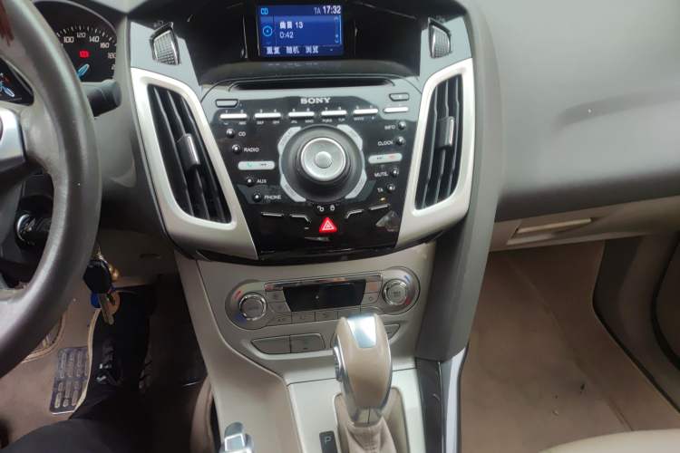 Used Ford Focus 2012 Sedan 1.6L Automatic Prestige Model Audio And AC Panel