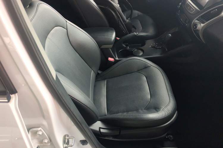 Used Hyundai ix35 2015 2.0L Automatic 2WD Smart Type China IV
