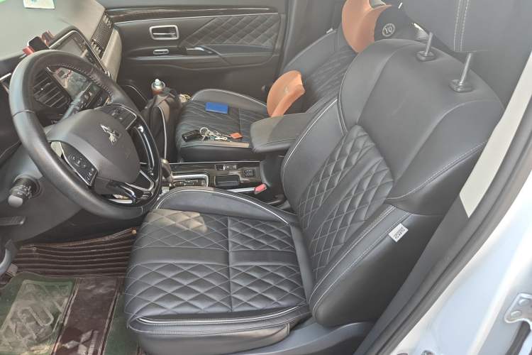 Used Mitsubishi Outlander 2021 Revised Version 2.0L Two-Wheel Drive Enjoyment Edition 5 Seats Left Front Seat