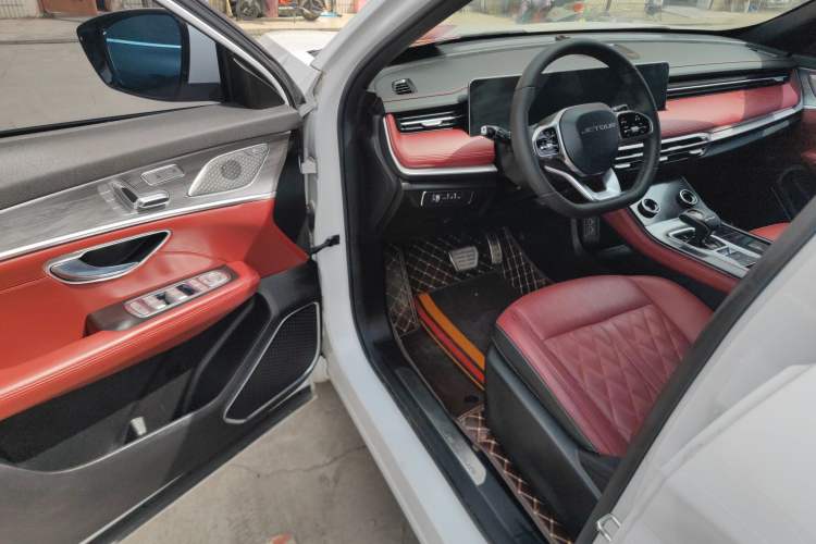 Used JETOUR X70 PLUS 2023 1.6T DCT Stronger PRO+ 5-Seater
