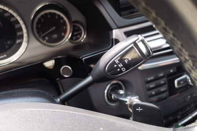 Used Mercedes-Benz E-Class 2013 E 260 L CGI Stylish Model Gear Lever