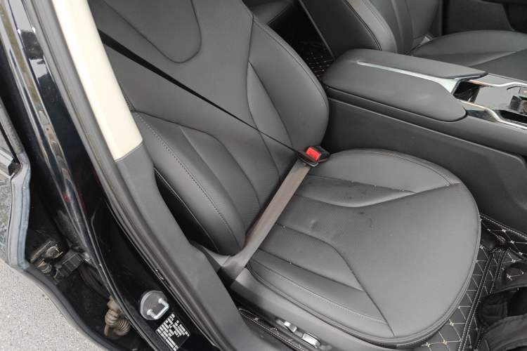 Used Hongqi E-QM5 2021 Online Booking Charging Basic Edition 5 Seats Right Front Seat