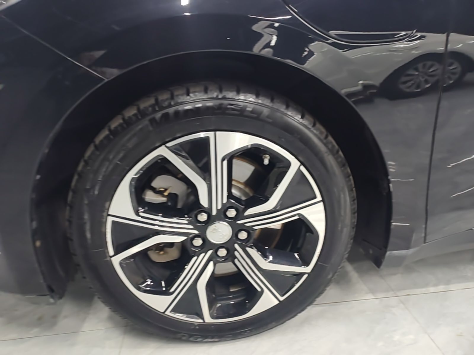 Hongqi E-QM5 2023 Revised Version Basic Travel Edition — снимка 10