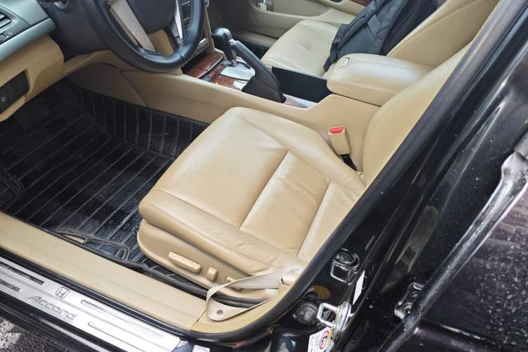 Used Honda Accord 2012 2.0L SE Left Front Seat