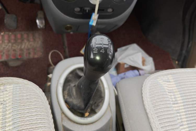 Used BAIC Weiwang 306 2011 1.3L Comfort version 7 seats Gear Lever