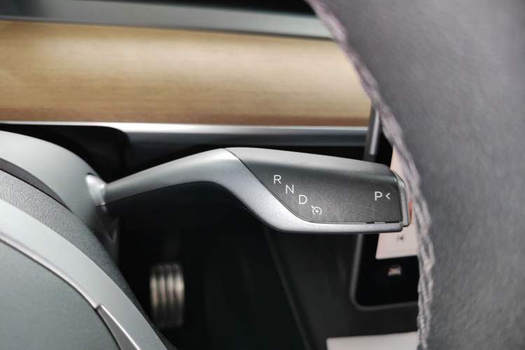 Used Tesla Model Y 2022 Long-Range All-Wheel-Drive Version
