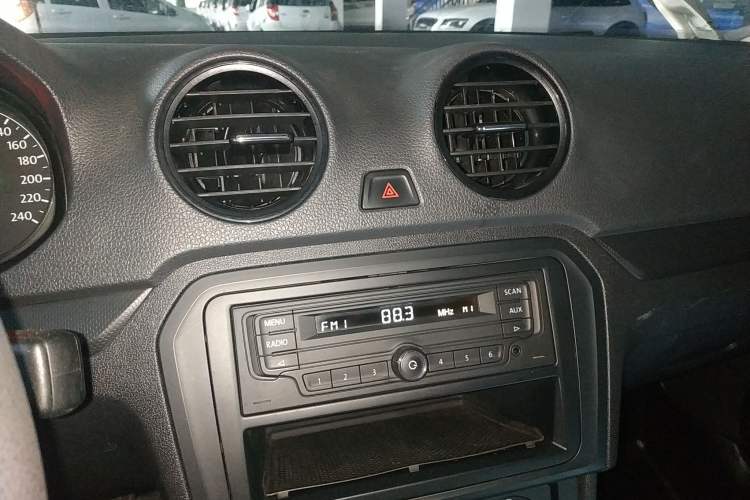 Used Volkswagen Jetta 2015 1.6L Automatic Fashion Model