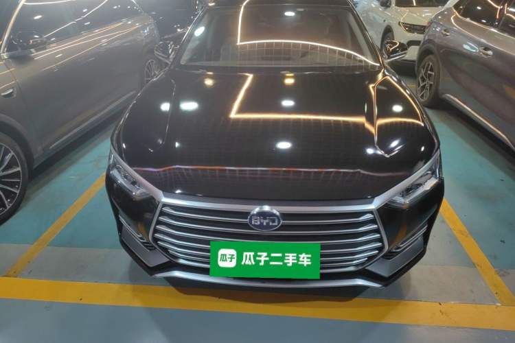 Used BYD e9 2021 Business Edition
