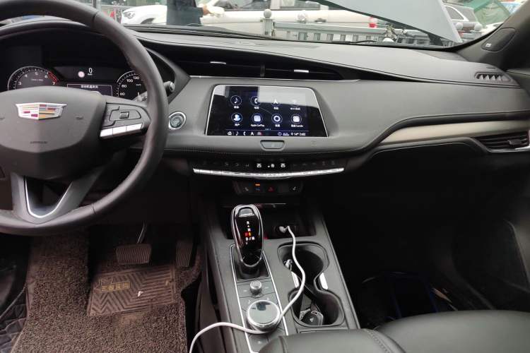 Used Cadillac XT4 2020 Revised Version 28T Two-Wheel Drive Leading Edition Audio And AC Panel