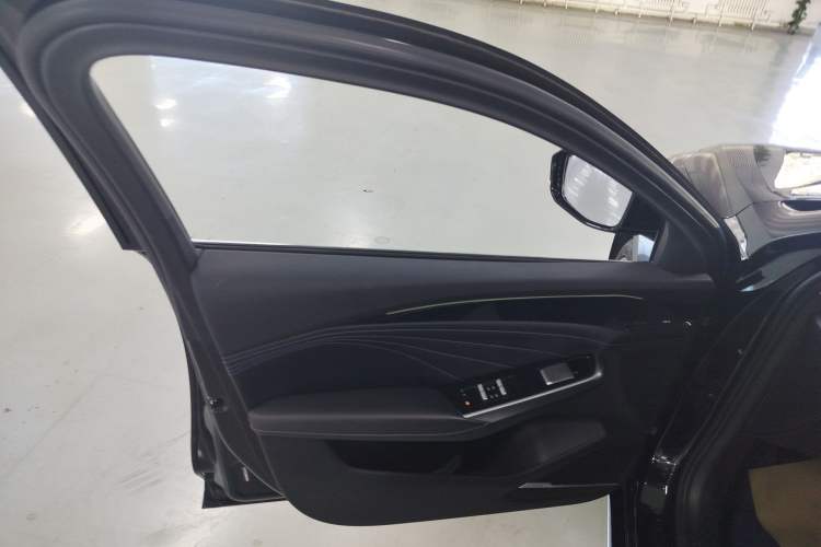 Used Geely Auto Preface L 2024 Zhiqing 1.5TD Tiangong Edition
