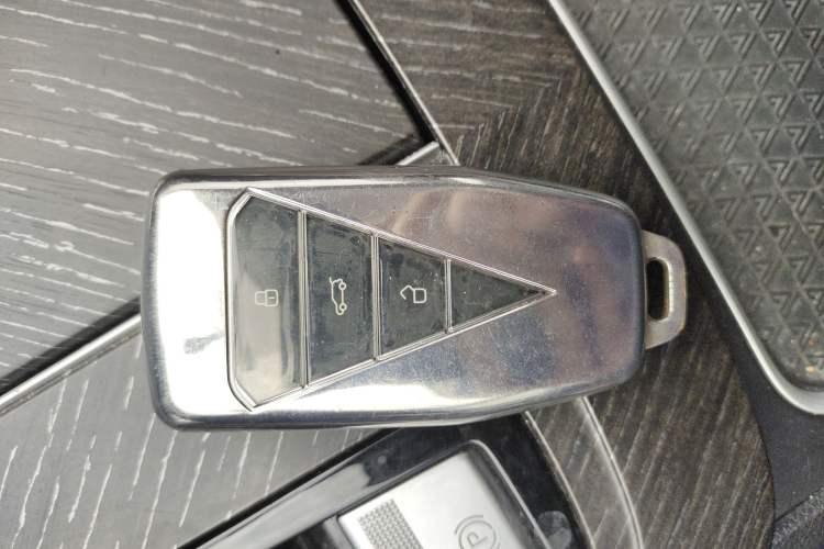 Used Venucia V 2023 260T Idol Edition Pro