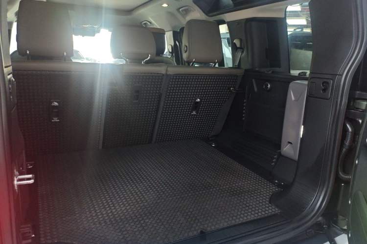 Used Land Rover Defender 2020 110 P400 HSE
