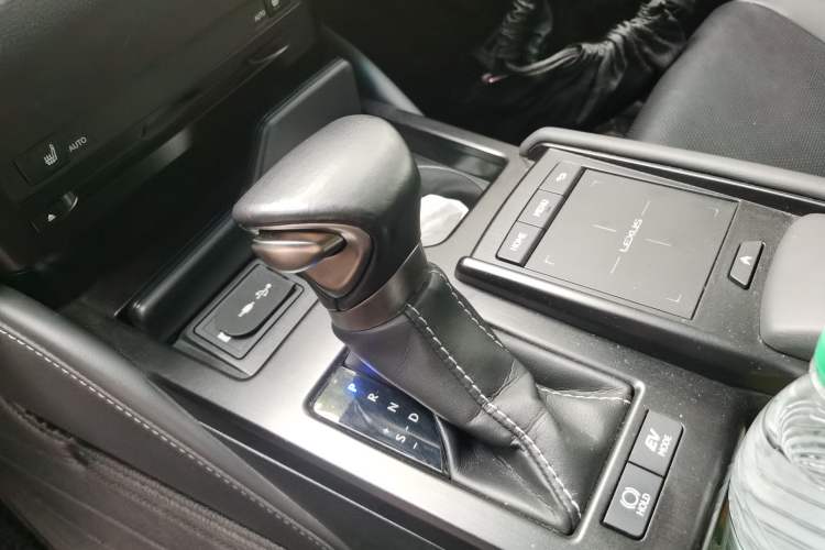 Used Lexus ES 2020 300h Premier Edition