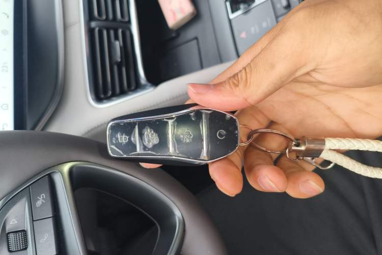 Used BYD Song PLUS New Energy 2025 DM-i Smart Drive 112KM Prestige Model Interior 1