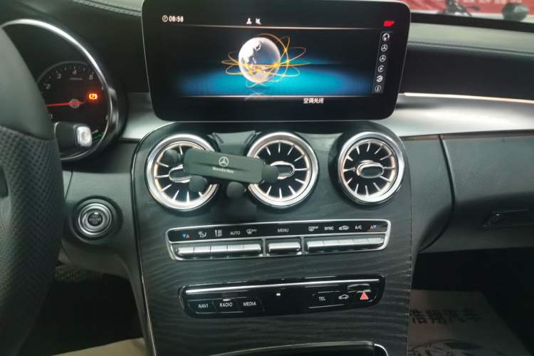 Used Mercedes-Benz C-Class 2019 C 260 L Sport Edition Audio And AC Panel