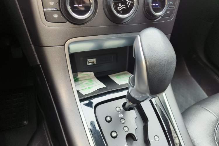 Used Citroen C4 Sega 2016 1.6L Automatic Luxury Model Gear Lever