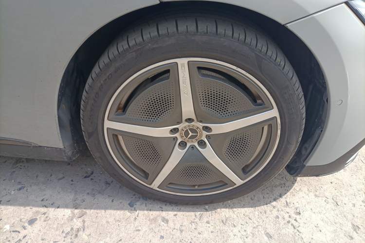 Used Mercedes-Benz EQE 2022 350 First Edition Special Version Right Front Wheel Hub