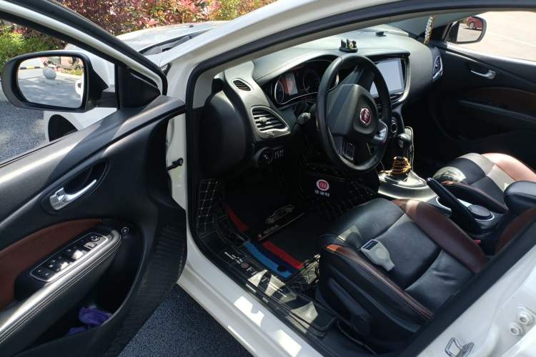 Used Fiat Viaggio 2015 1.4T Automatic Jingxiang Edition Driver Seat