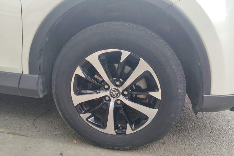 Used Toyota RAV4 2019 2.0L CVT Two-Wheel Drive Pioneer Edition China V Standard
