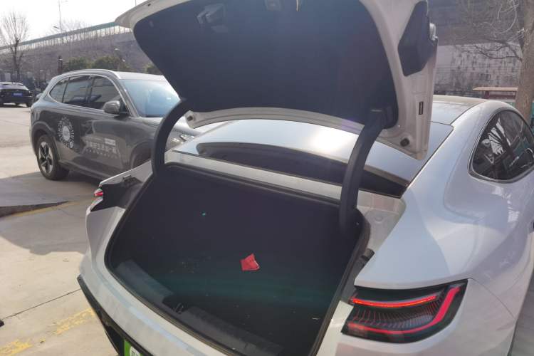 Used Geely Galaxy E8 2025 700 km Long-Range Intelligent Driving Version