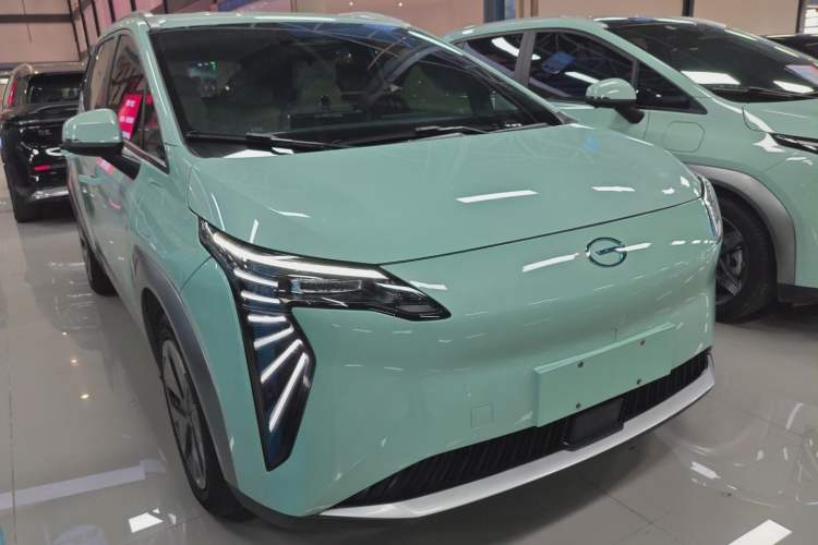 Used AION Y 2023 Younger Front Right 45 Deg