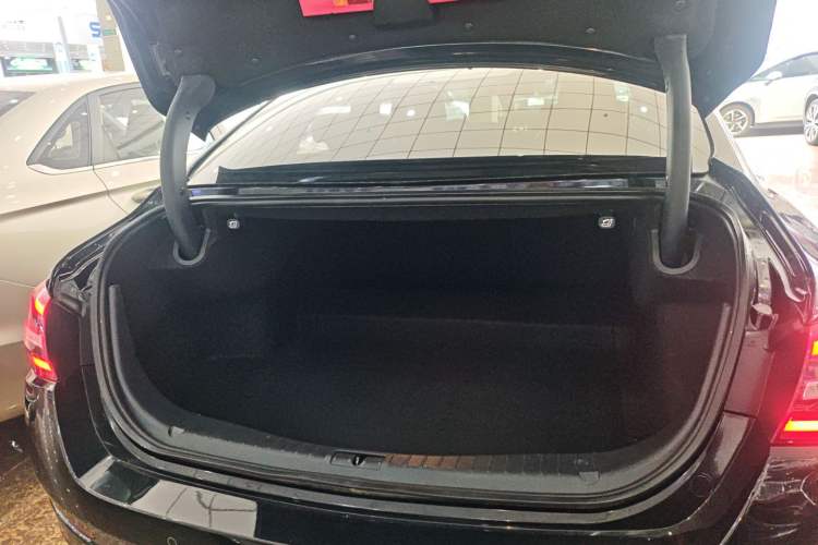 Used Hongqi H5 2022 Classic Model Facelift 1.8T Automatic Smart Connect Flagship Edition