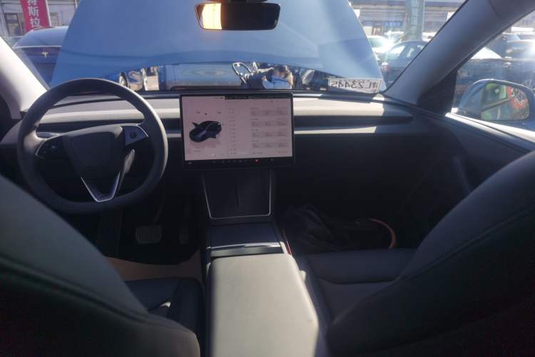 Used Tesla Model Y 2025 Long-Range All-Wheel Drive First Edition