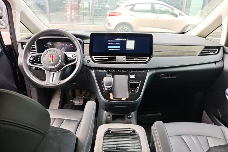 Used Hongqi HQ9 PHEV 2024 2.0T Four-Wheel Drive Business Edition Center Console