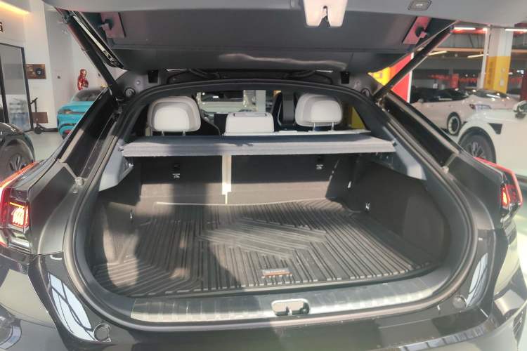 Used Zeekr 001 2026 95° All-Wheel-Drive Max Edition